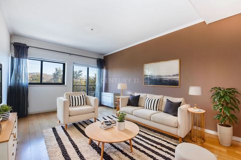 We present this one-bedroom apartment in the sought-after Lisboa Oriente condominium, where functionality, modern design and a strategic location stand out. Ideally situated on Avenida de Pádua, this apartment is perfect for those looking for comfort...