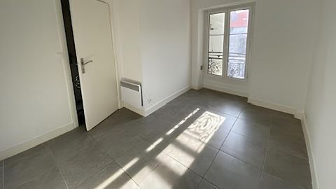 '' 3 Rooms APARTMENT - renovated - on the 5th and last floor with balcony and elevator '' Come and discover this beautiful apartment, located on the 5th and last floor of a well-maintained building, with an elevator. It is composed as follows: an ent...