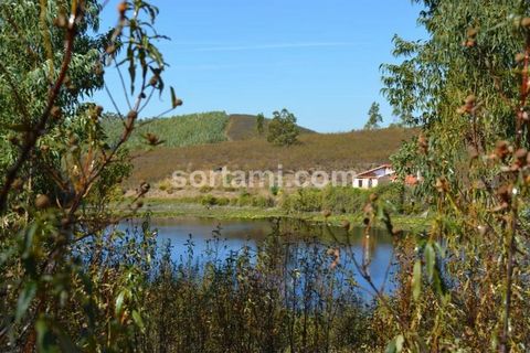 Exclusive opportunity in Portimão. In a total area of 103 hectares, this land has unique characteristics, highlighting the proximity to a lake. Possibility of building a project aimed at rural tourism and water sports. Portimão is one of the most pop...