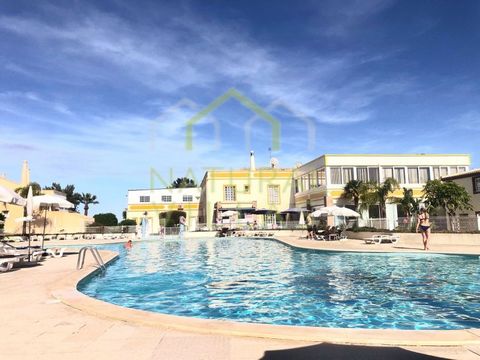 Charmante Maisonette-Villa mit privater Terrasse, Swimmingpool und exklusivem Service. Die charmante Maisonette-Villa mit 1 + 1 Schlafzimmer, bestehend aus zwei Etagen mit hervorragender Tageslicht, bietet ein Gleichgewicht zwischen Komfort, Bequemli...