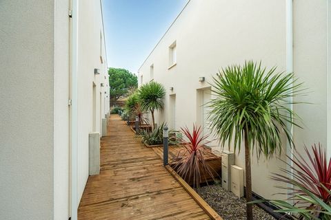 Dieses villa in Sérignan mit 2 Schlafzimmer und hat eine Kapazität für 7 personen. Unterkunft Unterkunft hat 55 m² befindet sichgemütlich und voll ausgestattete, mit Blick auf den Garten. Die Unterkunft befindet sich 450 m vom Sandstrand, 450 m vom R...