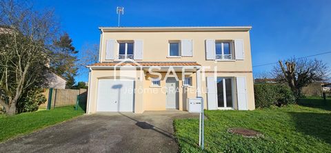 Entièrement rénovée et située en fond d'impasse d'un quartier calme de La Roche-sur-Yon (85000), cette maison bénéficie d'un emplacement idéal à proximité de toutes les commodités et services de la ville. Cette maison familiale de 114 m² sur un terra...