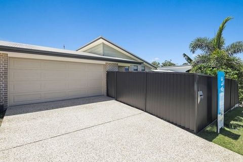 Modern Family Haven with Versatile Living Spaces | 5 Poppy Street, Upper Coomera Welcome to this immaculately presented free flowing home, where versatility meets modern design. Built in 2017, this spacious free-standing home offers 3 bedrooms plus a...