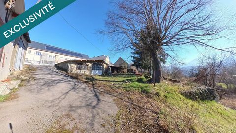 Located in Saint-Pierre-de-Méaroz (38350), this 830 m² plot of land offers a rare opportunity to build the residence of your dreams in a peaceful and charming setting. This area is renowned for its tranquility and quality of life, while being close t...