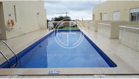 Semi-detached house V2 located in a gated community with a pool and garage. The house consists of 2 floors: Ground Floor - Living and dining room with access to the garden, fully equipped kitchen, 1 bedroom and a guest bathroom. First Floor - 2 bedro...