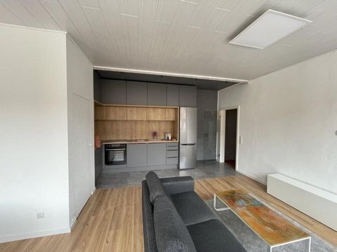 When I saw the photos of this apartment and made the appointment, I was really happy. Finally a special apartment with style again. A real design piece with great interior design. This 2.5 room apartment is located in the middle of Weilheim. The loca...