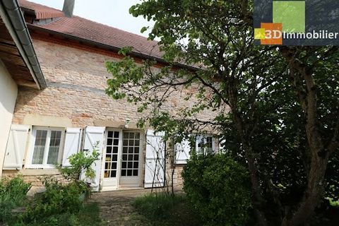 For lovers of old stones, near Dole (39100 -Jura) all amenities 10mn, in quiet village no busy road, for sale a beautiful house (1800) on one level, 5 rooms, 151m ² on 2435m ² of flat land. It comprises a 19m² entrance hall with corridor, 1 12m² trad...