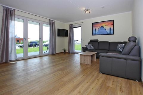 Volledig nieuw gebouwde hoekwoning met hoogwaardig gemeubileerd appartement direct aan de pleziervaarthaven in het voormalige vissersdorp Plau am See. Bootverhuur vindt u direct voor de deur en vanaf het terras van uw comfortabele vakantiehuis kunt u...