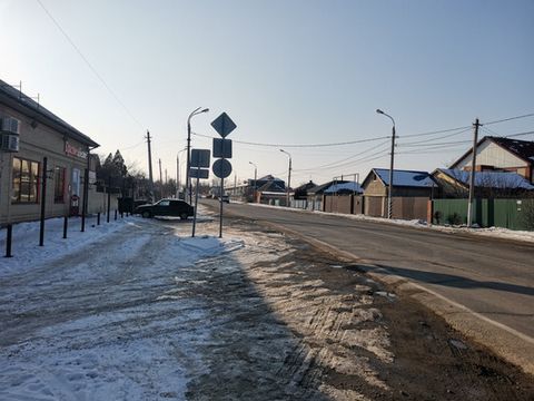 Located in Варениковская.