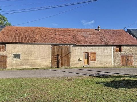 Secteur MORVAN, dans un charmant hameau au calme, maison d’habitation à rénover entièrement d'une surface habitable de 42 m² environ comprenant en rez-de-chaussée: une pièce à vivre, une cuisine, une salle de douche avec toilette. Dépendances attenan...