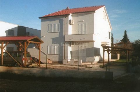 Location: Zadarska županija, Preko, Ugljan. ID CODE: 1804 Zoran Marković Suradnik u procesu obuke Mob: +385 (0) 91 466 5664 Tel: +385 (0) 51 498 068 E-mail: zoran@exclusive-nekretnine.hr www.exclusive-nekretnine.hr