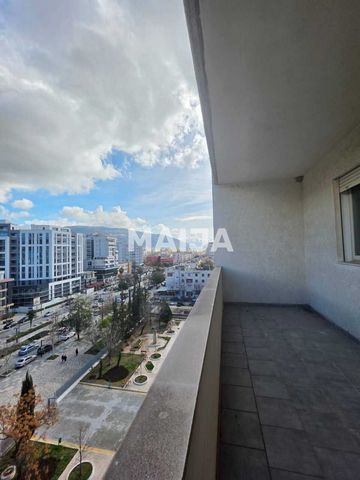 Experience the best of Vlorë living in this beautiful 3+1 apartment, located in the heart of the city. This newly built property boasts a large living area of 96.5 sqm, with 112.5 sqm of built area and 16 sqm of additional space. The apartment has 3 ...