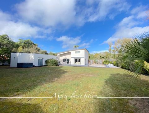 Dpt Vendée (85), à vendre SAINT HILAIRE DE RIEZ maison contemporaine 3 chambres+mezzanine de 30 m2, piscine chauffée et terrain de 1580 m2