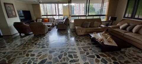 Apartment for sale in building in Catropol El Poblado It has an area of 155 mts. It has 3 bedrooms plus 1 service bedroom with shower Closed kitchen, 2 living rooms, dining room, a small study space, 2 parking spaces and a useful room Value $ 744,000...