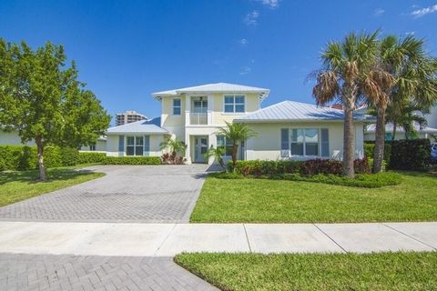 Beautiful Seaside Living in Tarpon Flats steps from the beach! 2020 Built, 3 beds/2.5 baths. Open, light floorplan with wood/tile floor and plantation shutters throughout. Chefs kitchen w/GE Monogram appliances. 2 story residence, concrete block cons...