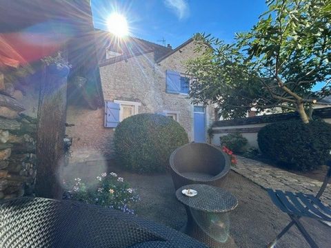 Maison Historique avec jardin et crypte du XIVème