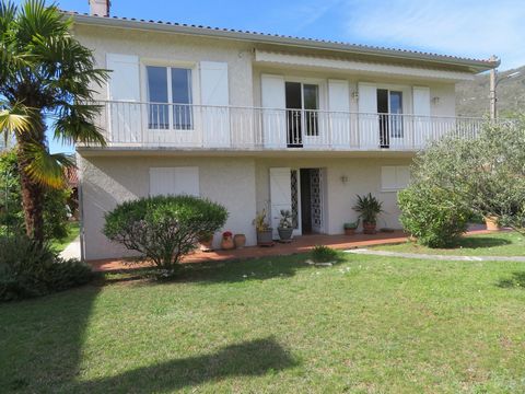 maison indépendante avec garage et jardin