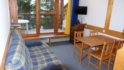 The Residence l'Aguille Grive BAT III is in the Charmettoger area of Les Arcs 1800. The residence is located near the ski slopes and just 300m from the ski lifts. There is a bakers on the ground floor of the residence and there is a small supermarket...