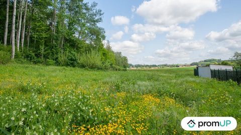 You are looking for an ideal place to build your future home, and we have exactly what you need! We are delighted to present you an exceptional building plot, with a generous area of 978 m2. With a permit already granted, you can start making your pr...