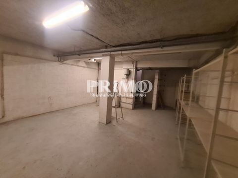 In the city center, commercial premises ideally located of about 95m2 including on the ground floor 50m2 and in the basement 45m2 (no restaurant because no ventilation). Don't hesitate.