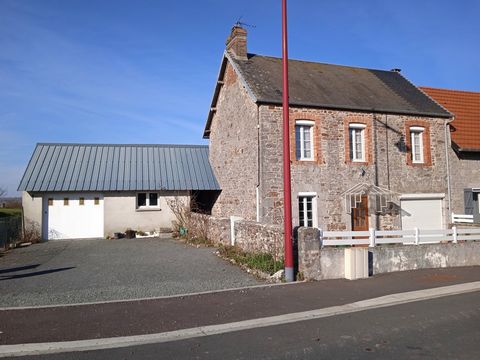 ANTONY VESQUE IMMOBILIER has selected for you a residential house located on the axis Coutances Granville 10 minutes from the sea. The ground floor distributes two large rooms, one with fireplace, a pantry, the kitchen and toilet. Independent. On thi...