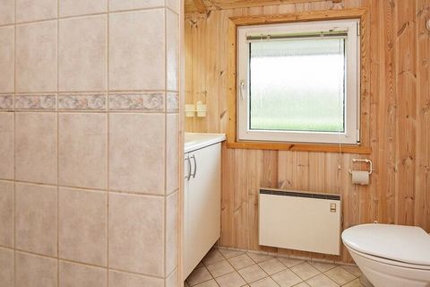 Holiday cottage located on a closed road at Ho bay. Comfortably furnished living room with cable TV, wood-burning stove and access to the garden and terrace from where you have a small view of the bay. The house is located right next to mountain bike...