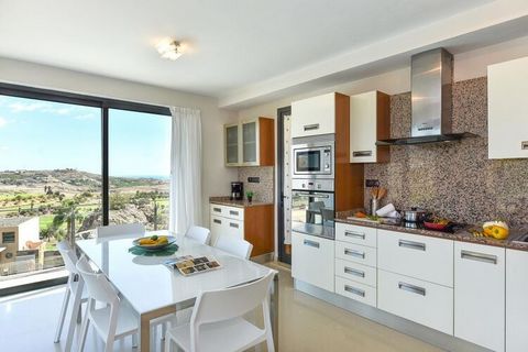 Just leave the crowds at home! In the luxury villa with excellent comfort you can enjoy the beneficial rest against the background of the unique mountain landscape of Maspalomas. You will support the design and equipment of your holiday villa with fu...