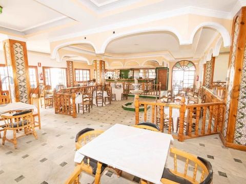 Incredible bargain bar/restaurant and building investment in the centre of Torrox. 220 m2 on the ground floor and over 400 m2 on the semi-basement level. It includes an amazing large dining area with a centre stage, ready for a flamenco show, 20 tabl...