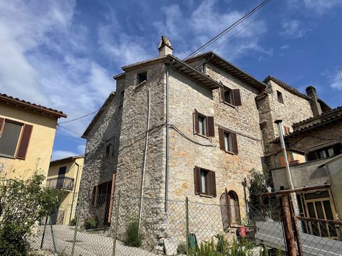 In the charming hamlet of Montalbo, in the municipality of Sellano, we offer for sale a delightful portion of a stone cottage on three levels to be restored, with a small piece of land. The house, with a splendid exposed stone exterior, is spread ove...