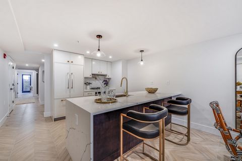 A sophisticated sanctuary, this brand new 1 bed, 1 bath + den ignites senses and elevate standards in Jersey City's coveted downtown. Built by one of the region’s top developers, the one bedroom home offers spacious floor plans and high-end designer ...