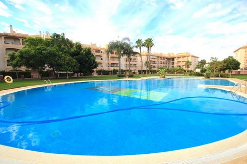 Here we have a wonderful 2-bedroom second floor apartment for sale in the highly desirable residential area of Playa Flamenca – Costa Blanca South. The property makes up part of a luxury gated development ‘Laguna Golf' which was built by renowned pro...