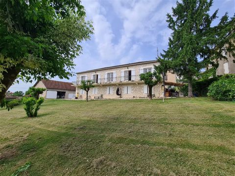 A fabulous stone house built in 1950 in the heart of a thriving bastide town with 4 bedrooms, lounge, kitchen and bathroom on the ground floor and a separate appartment in the sous sol with 3 bedrooms. Full central heating throughout, beautiful garde...
