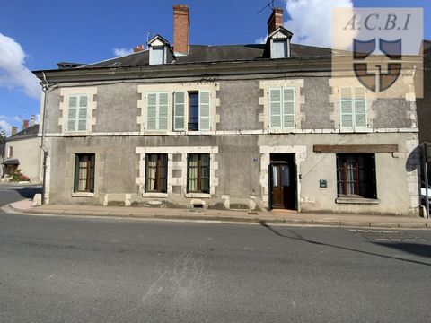 25 MN BLOIS NORD House located in the heart of a village close to amenities and schools, it consists of; at the RC: entrance, kitchen, bedroom or living room, living room, glass roof, office, bathroom, shed, laundry room, pantry. On the 1st floor: a ...