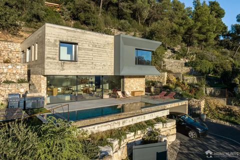 Built in a dominant position near the village of Saint-Paul-de-Vence and completed in 2023, this superb new contemporary property enjoys absolutely splendid panoramic views over the surrounding hills to the sea. South-west facing, offering 4 bedrooms...
