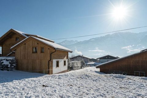 Dieses kleine und gemütliche Ferienhaus in Piesendorf liegt im zauberhaften Salzburger Land! Das einladende Häuschen befindet sich auf einem idyllischen Bauernhof, umgeben von der Schönheit der Natur und Tieren. Hier erwartet Sie eine unvergessliche ...