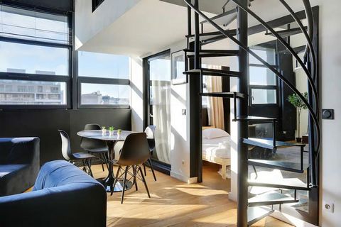 We're delighted to welcome you to our loft in the affluent town of Courbevoie, in the Hauts-de-Seine department, close to the La Défense business district. The surrounding area is residential and peaceful. You'll find tree-lined streets, residential ...