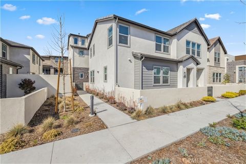 **MOVE-IN READY, brand new home. **Single Family Home located in Irvine newest community, Solis Park. This charming home is situated within the “Amber” community which showcases modern living and resort-style amenities. **Very private Single-family h...