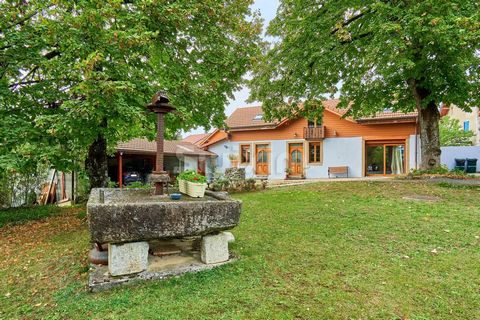 Réf 66629MV: FILLINGES, The SWIXIM International network presents this rare property for sale. Just 5 minutes from the motorway and 20 minutes from Geneva. It comprises a large, charming main house with 260 m² of living space (T7) and a second house ...