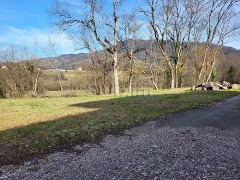 Ref 67679 JPA: Fillinges, land located in a rural environment, 1005 m2 with easement 2 minutes from the center, with open views. 15 minutes from the Swiss border Swixim independent sales agent in your area: Fees payable by the seller - Jean-Philippe ...