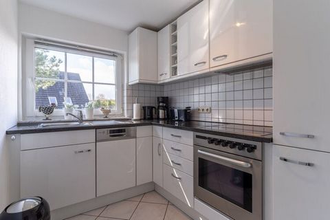 Welcome to your exclusive holiday apartment on the upper floor of a charming house in the Böhl district of Sankt Peter-Ording! With a size of 70m², this stylish accommodation is perfect for up to 4 people and your four-legged friend. Here you can spe...