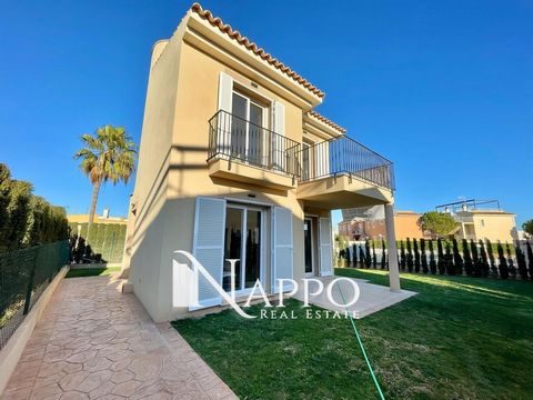 Nappo Real Estate offers for sale this wonderful detached villa with a private plot of 250 m2, situated in a charming residential complex, located in the urbanization of Sa Vinyola, just a stone's throw from Campos.It is a newly built property with d...