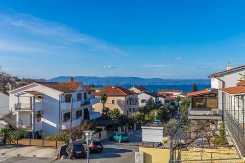 Guest house of 5 apartments and restaurants with panoramic views in Njivice, Omišalj just 100 meters from the sea! The facility is beautifully and tastefully decorated, and was renovated in 2020. On the ground floor of the building, there is a restau...
