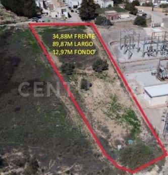 I sell land of 2000 m2 developable within the city of Alhama de Granada. This opportunity is located at the foot of Enciso street, ideal for construction of single-family house, villa with large spaces or projects of apartment builders, very fast exi...