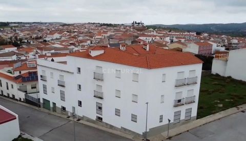 Magnificent opportunity to live in a brand new apartment on the second floor with elevator. The house is distributed in 3 bedrooms and 2 bathrooms, one with shower and the other with bathtub. It is located in the upper part of the village, so the vie...