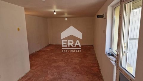 EXCLUSIVE! ERA Varna Trend offers for sale a ground floor with a built-up area of 38.63 sq.m (42.05 sq.m with common parts). The property is suitable for living as well as for other types of activities (office, shop, warehouse, creative atelier) or f...