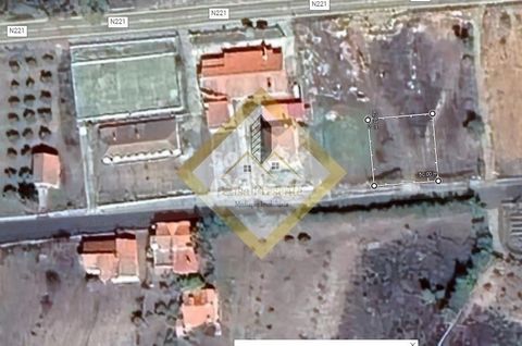 LAND 540m2 IN FREIXO DE ESPADA A CINTA,BRAGANÇA! Urban land with 540m2 with the possibility of building a 4-front house or semi-detached houses on the ground floor and 1 floor. Good location, close to schools, supermarkets, transport, commerce, servi...