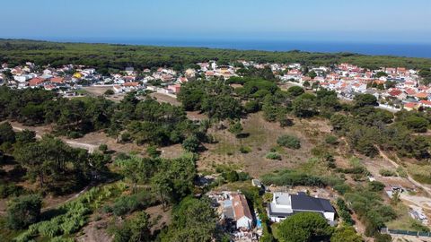 Bem-vindo a este refúgio único, situado num terreno rústico de 4094m2, a apenas 5 minutos das belas praias da região. Esta propriedade encantadora oferece uma oportunidade excecional de desfrutar da natureza e criar espaços de recreio e lazer. Locali...