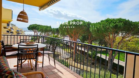 This spectacular property located in the exclusive area of Grifeu in Llançà is without a doubt a gem that you cannot miss. With STAR PROP as your ally, you will have the opportunity to enjoy this stunning apartment with terrace and sea views, perfect...