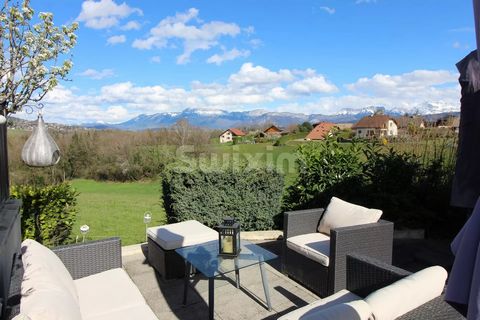 Ref 67985 AK: In the town of Etercy, beautiful bright villa on land of nearly 800 m2 with trees offering a panoramic view of the Aravis and Mont Blanc with two separate and rented apartments which will ensure you a comfortable and welcome income. Equ...