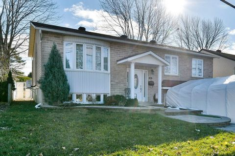 Splendid home very clean and well maintained by the owners. The house offers two bedrooms on main floor and possibility of a third in the basement./n/rSpacious family room in basement with electric fireplace and 2nd washroom with washer and dryer. Th...